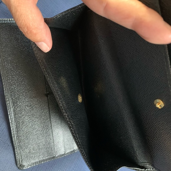 Louis Vuitton Black wallet. Comes with box, dust bag and paper - Picture 8 of 12